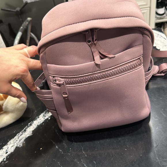 vera wang backpack - Picture 5 of 10